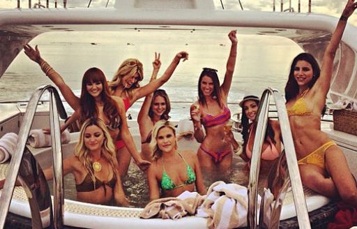 entourage movie motor yacht USHER's jacuzzi full of women