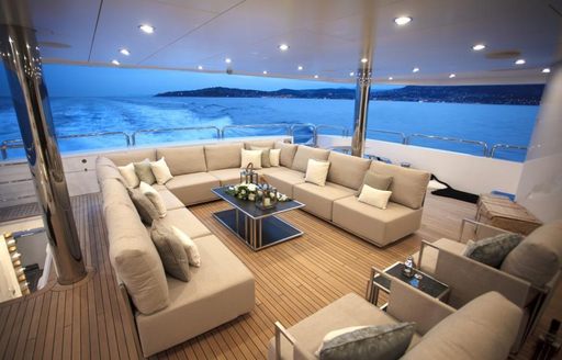 The seating available towards the aft of motor yacht BLUSH