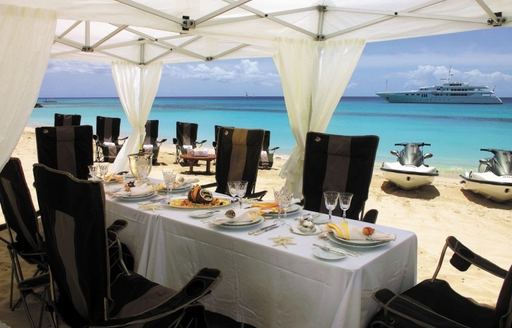 Guests on APOGEE can enjoy a beach lunch prepared by her crew