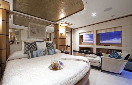 luxury motor yacht BIG CHANGE II master suite