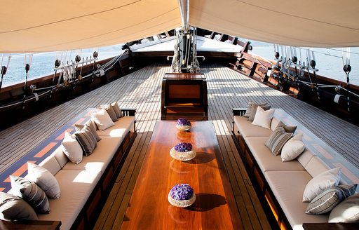 exterior decks eco yacht dunia baru