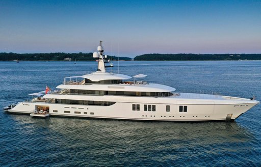 Charter yacht LUNASEA at sea