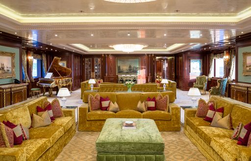 Charter yacht BLACK PEARL interior lounge
