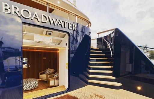 luxury yacht broadwater beach club