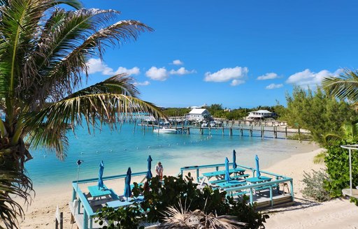 Abacos Islands - Pete's Pub and Gallery beach