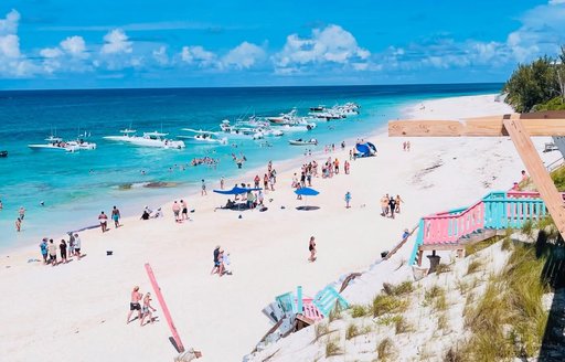 Abacos Islands - Nipper's Beach bar and Grill beach