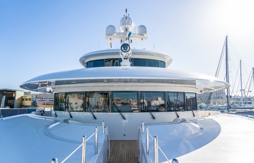 Forward area on motor yacht Cocoa Bean