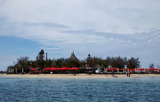 New Caledonia - Île aux Canards coast