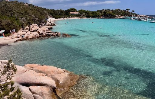 Plage de Santa Giulia Porto Vecchio rocks