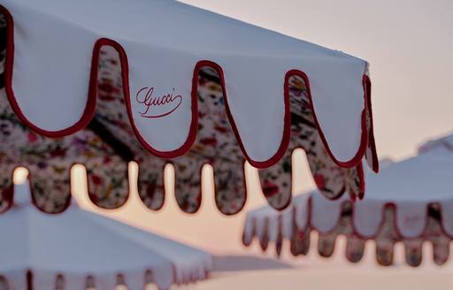 La Rose des Vents Gucci parasols