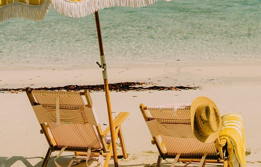Exumas - Norman's Cay beach chairs