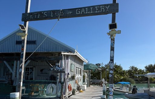 Abacos Islands - Pete's Pub and Gallery dock sign