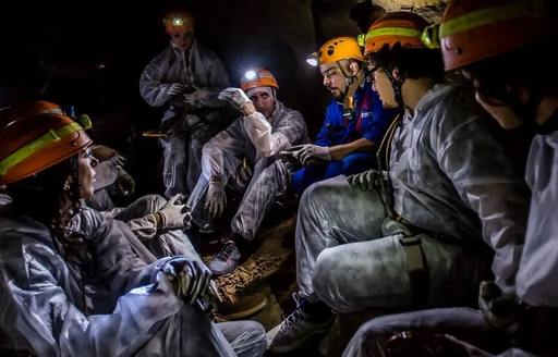 Galleria Borbonica Naples people