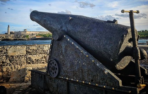 Castillo de San Salvador de la Punta cannon