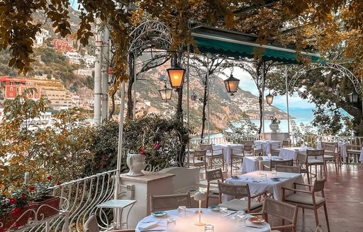 Il Tridente Positano terrace dining area