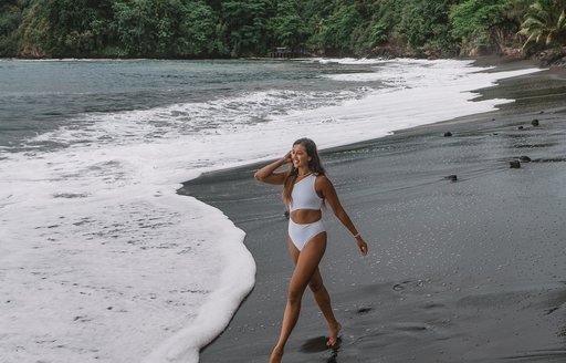 Tahiti - Lafayette Beach person