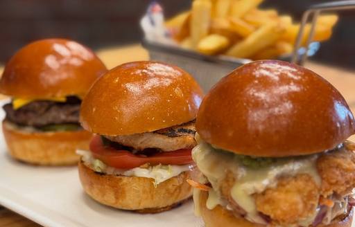 Stars N Bars Abu Dhabi food