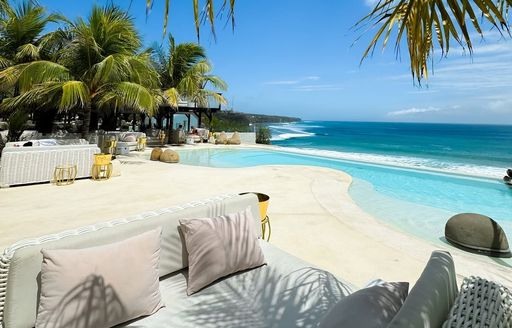 El Kabron Bali lounge area, pool
