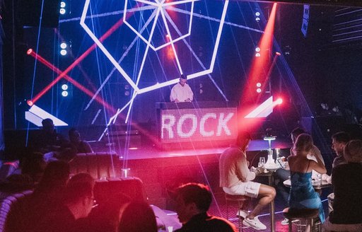 Rock Bar Bali DJ, dancefloor