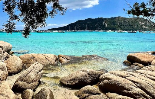 Plage de Santa Giulia Porto Vecchio rocks