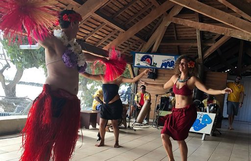 New Caledonia - Amédée Lighthouse dancers