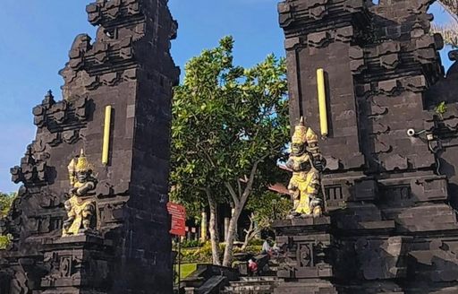 Bali - Tanah Lot gate