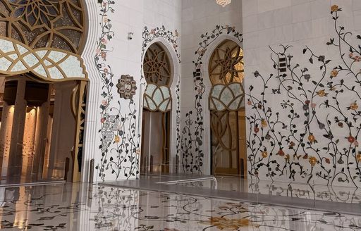 Sheikh Zayed Grand Mosque Abu Dhabi interior