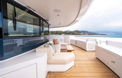 Superyacht charter QU2 exterior seating 