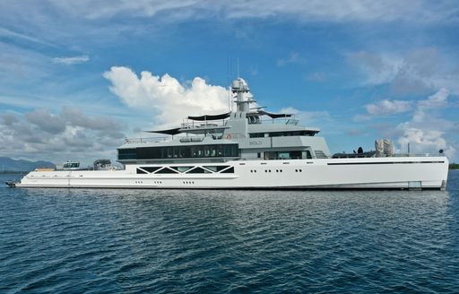 Superyacht charter BOLD at sea