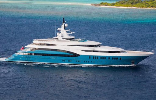 Charter yacht SUNRAYS at sea