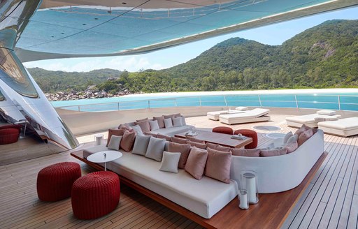 Outdoor dining area on superyacht SAVANNAH