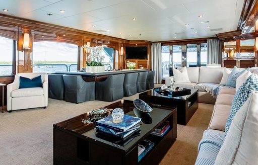 Charter yacht REMEMBER WHEN interior seating area