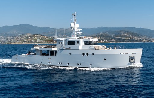 Charter yacht PREFERENCE 19 at sea
