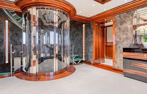 Charter yacht BATELLO cylindrical elevator