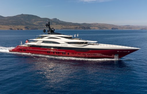 Overview of charter yacht LEONA underway