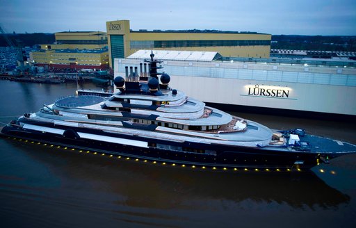 Superyacht LUMINANCE at docks