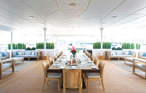 alfresco dining area aboard charter yacht ‘Indian Empress’ 