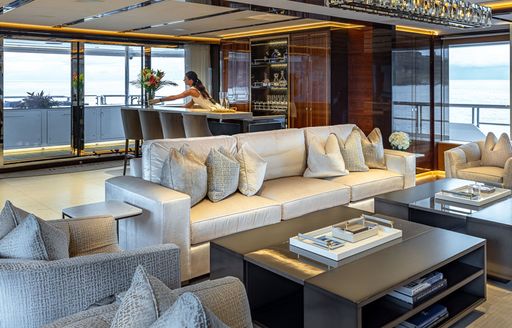 Charter yacht TOP FIVE II interior lounge