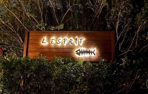 L'Esprit St Barts sign