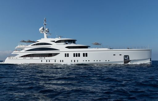 Charter yacht SOUNDWAVE at sea