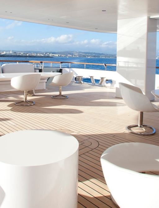 Superyacht AIR'S vast outdoor seating areas