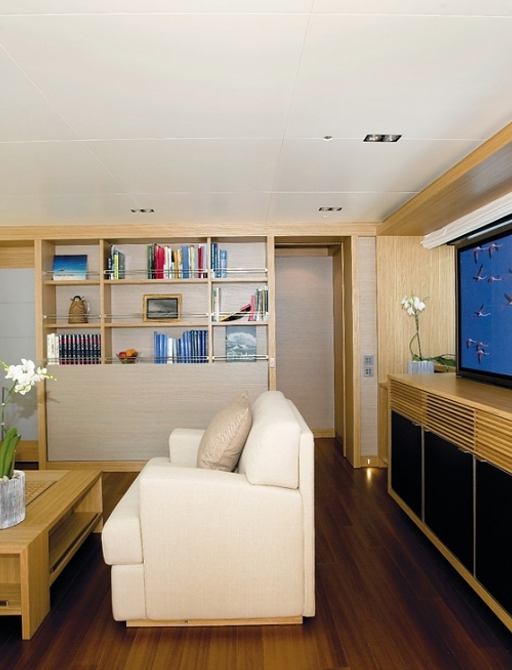 expedition yacht EXUMA upper deck lounge with audiovisual system