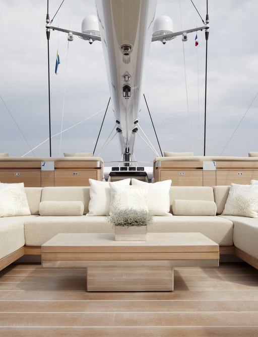 sailing yacht TWIZZLE deck seating