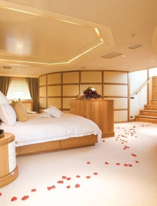 luxury yacht LAZY Z's master suite