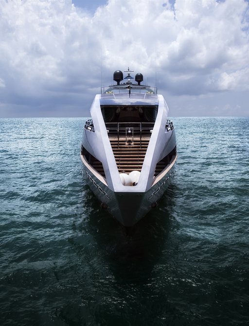 superyacht Ocean Emerald cruising on charter in Thai waters