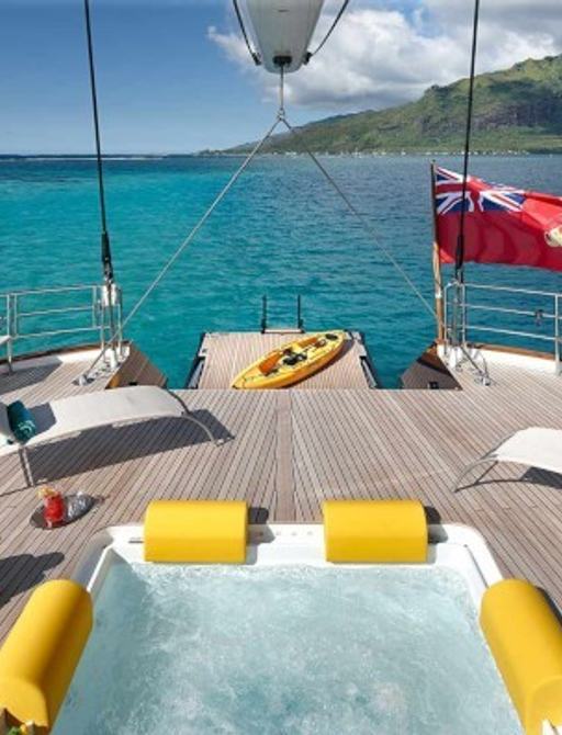 S/Y Mondango 3 jacuzzi and swim platform