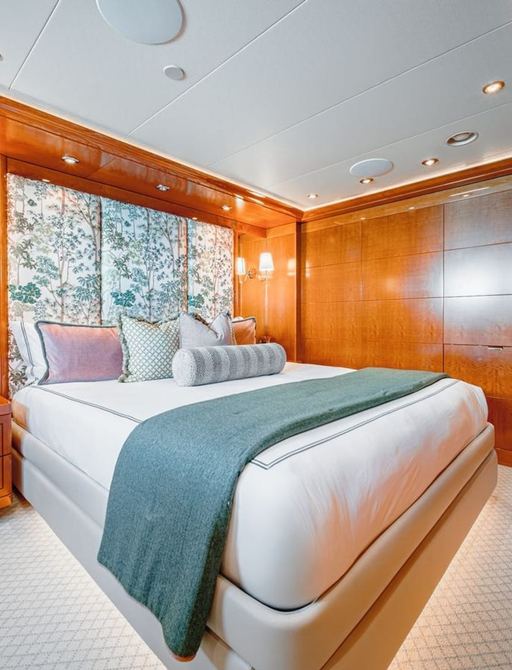 Charter yacht AS YOU WISH guest cabin with central berth