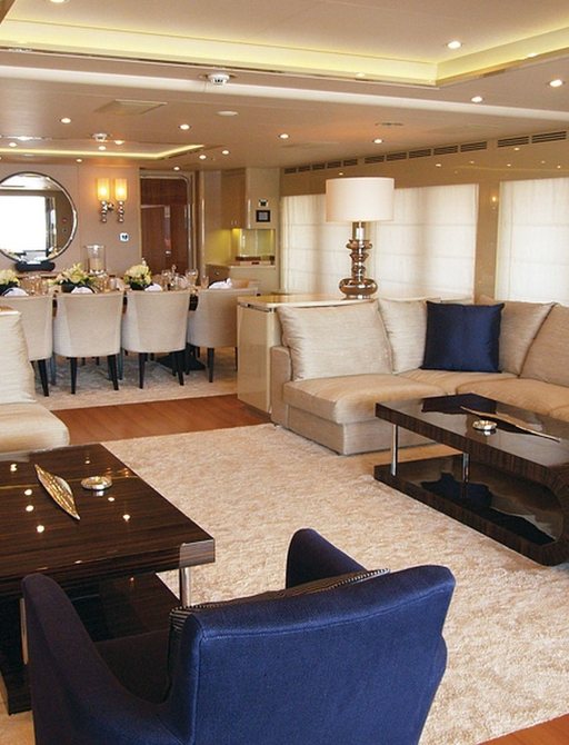 Superyacht 'Lady Dee' main salon