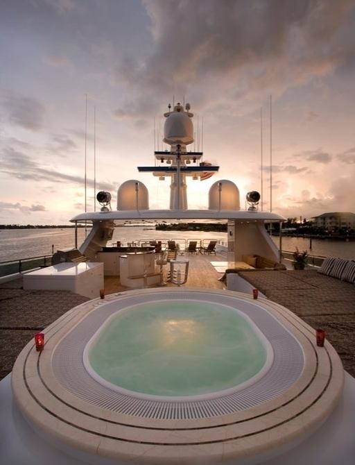 The exterior of superyacht 'Casino Royale'