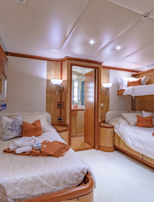 Charter yacht AZUL V twin cabin overview with pullman